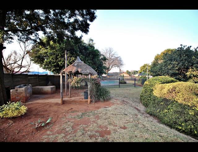 1 BEDROOM APARTMENT FOR SALE IN RHODESFIELD